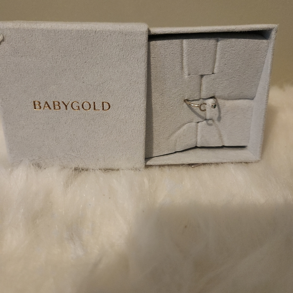 Baby gold 14k white gold and emerald C initial ring